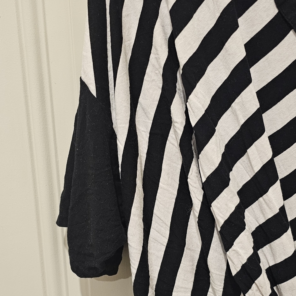 Asymmetrical Black and White Striped Dress - Picture 6 of 6